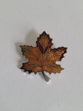 Vintage Bond Boyd Silver Tone Colourful Enamel Canada Maple Leaf Brooch Pin
